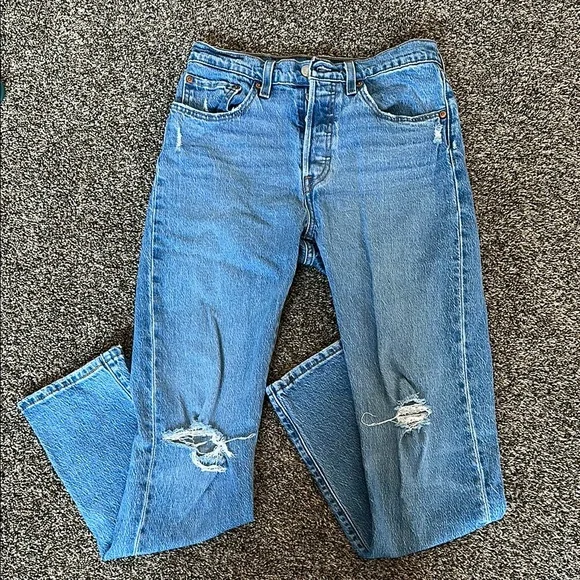 Levi’s 501 Distressed Blue Jeans - Picture 1 of 4